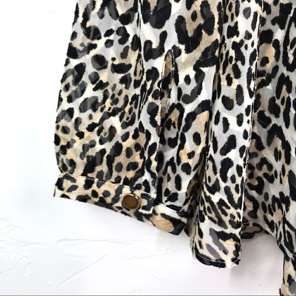 Chico’s Leopard Print Ruffle Button Up Long Sleeve Top Small - Picture 7 of 9